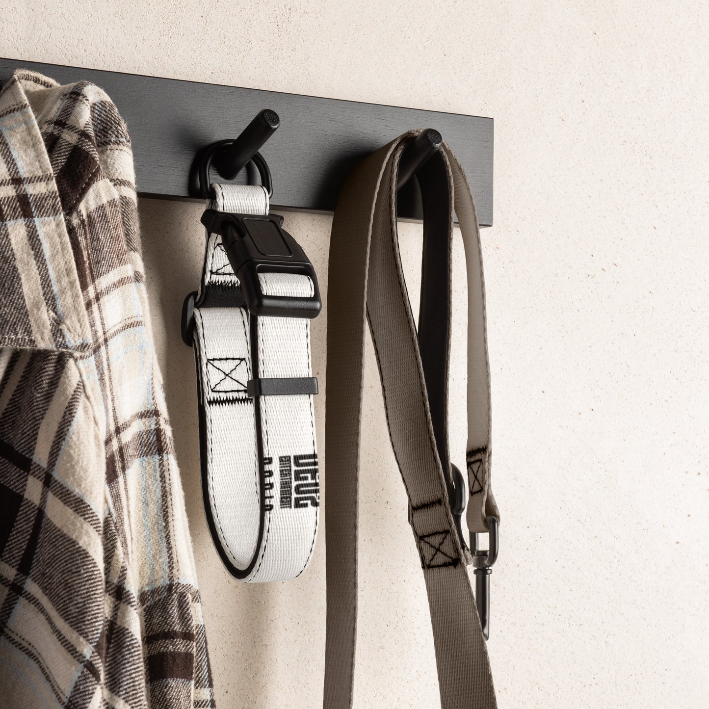 Deus Entertainment Pet collar